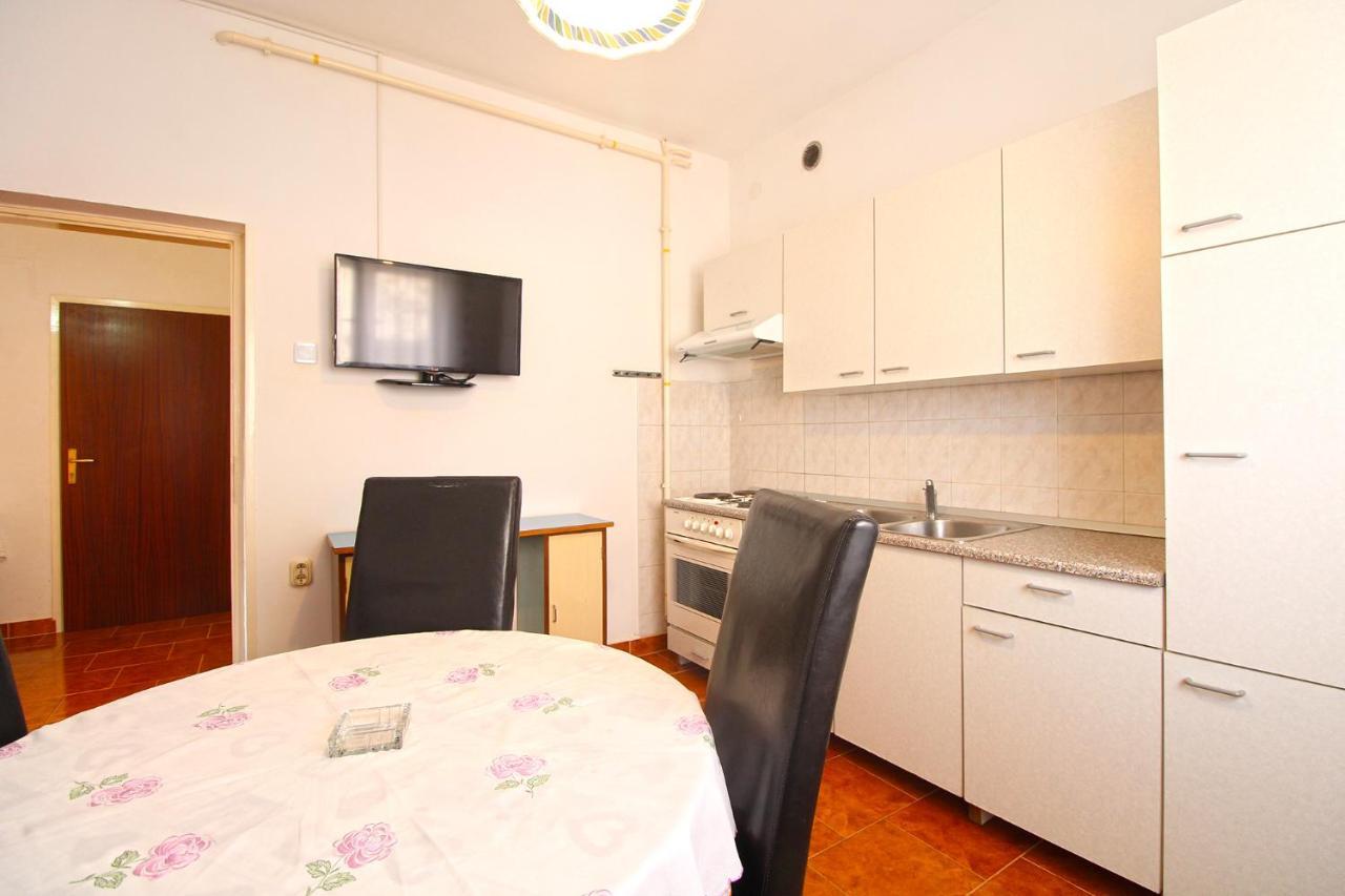Valerija 847 Apartman Póla