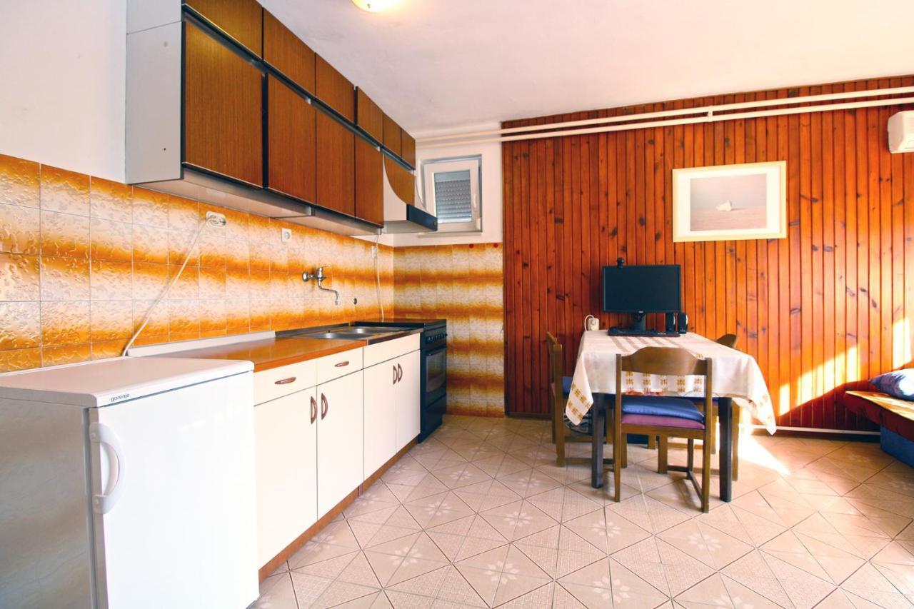 Valerija 847 Apartman Póla